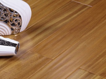 实木地板有色差是正常的吗？是有质量问题吗？